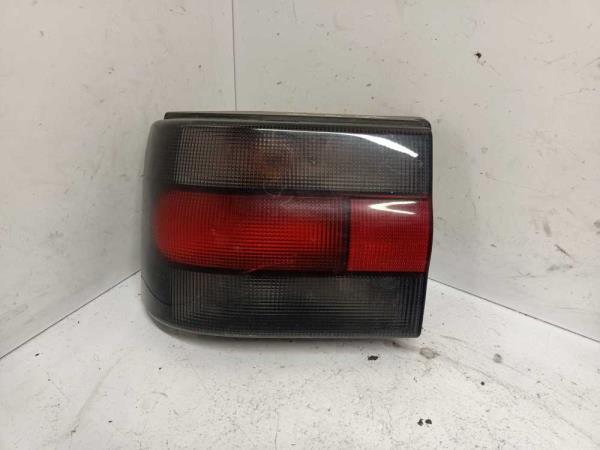 FEU ARRIERE GAUCHE RENAULT R19 - Vue 1